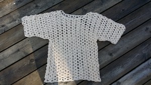 vit virkad topp med mönster från Drops / crochet top