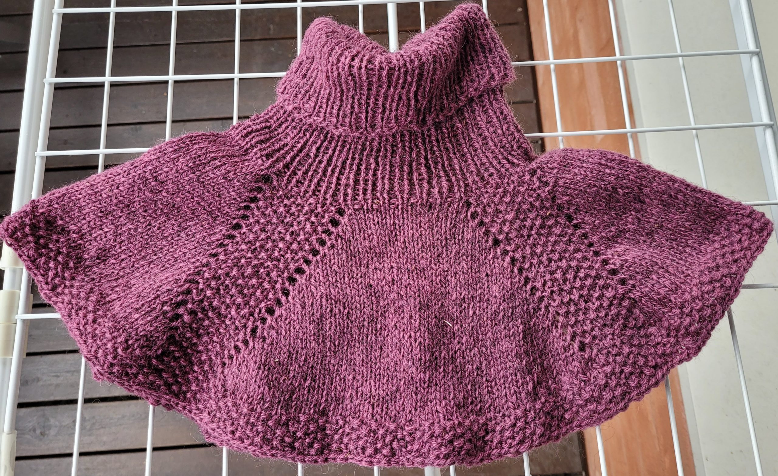 stickad halskrage järbo svensk ull lila gratis mönster knitted cowl neck free pattern